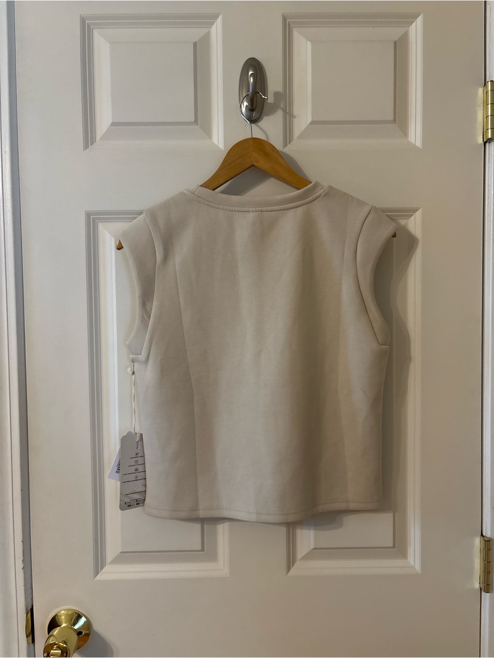 NWT Kyodan Sleeveless Crewneck Tank Top in Light Beige - Picture 3 of 8
